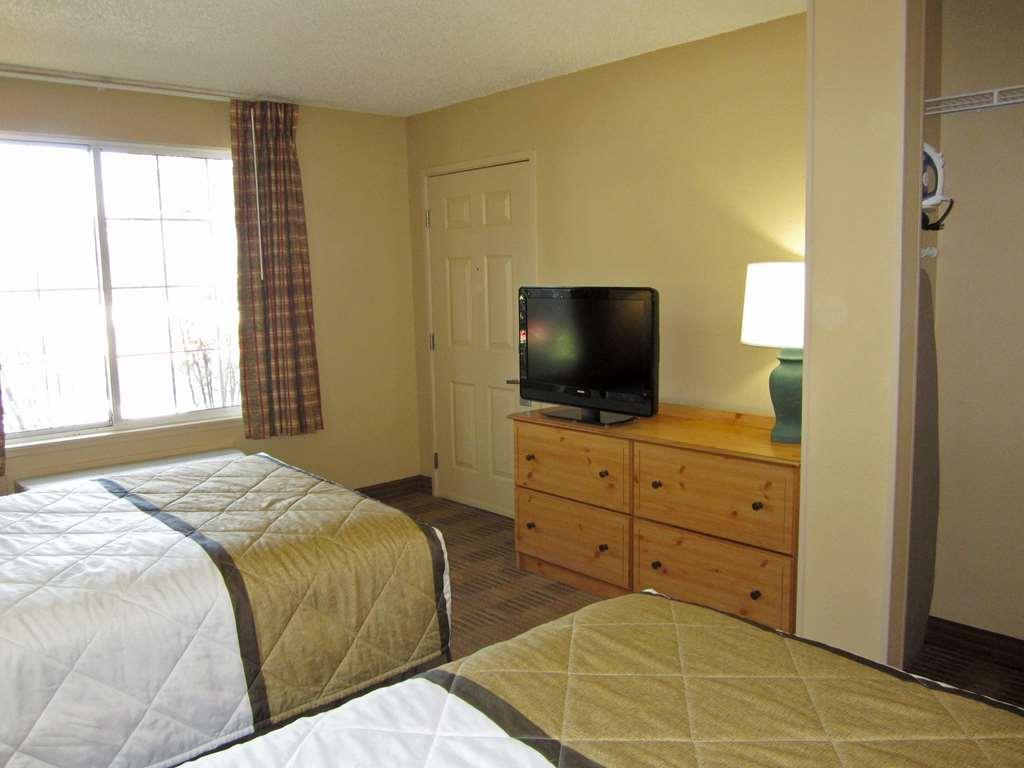 Extended Stay America Select Suites - Tampa - Brandon Room photo